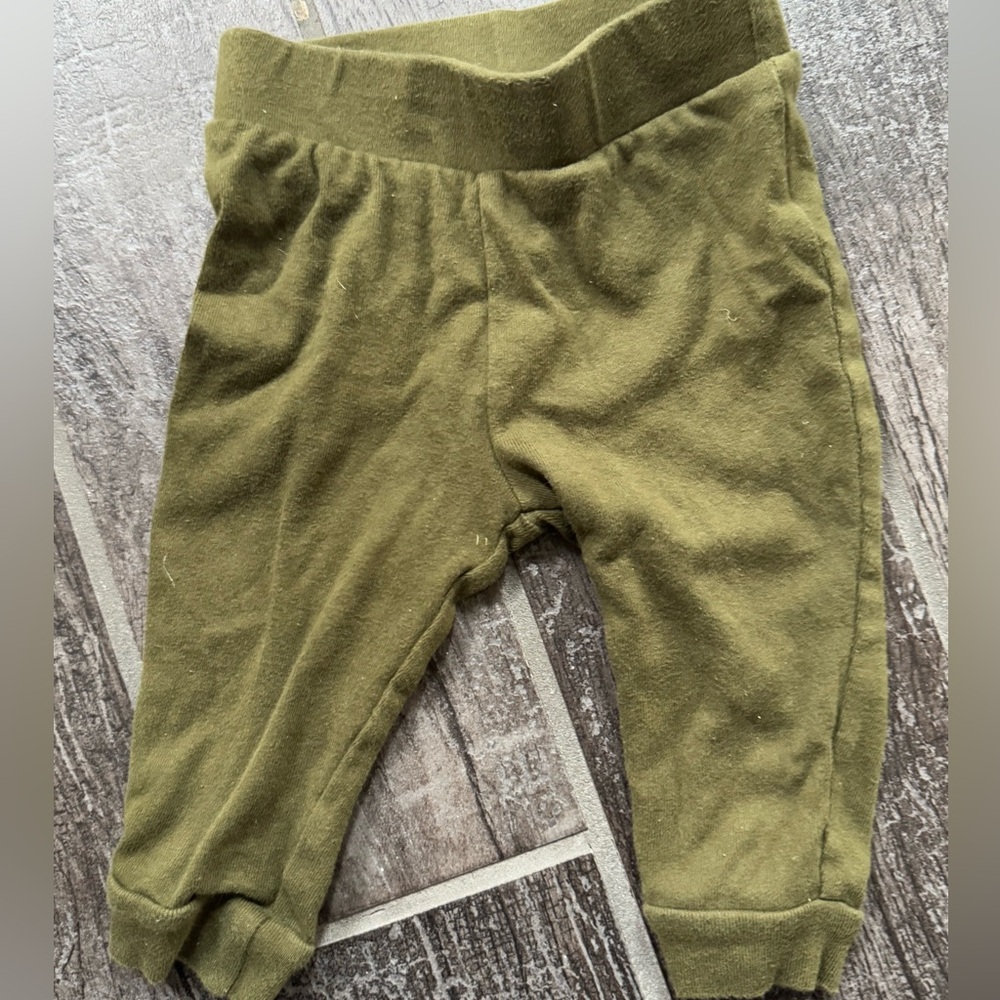 Old Navy Baby Boys olive green bottoms pants 6 - 12 months‎